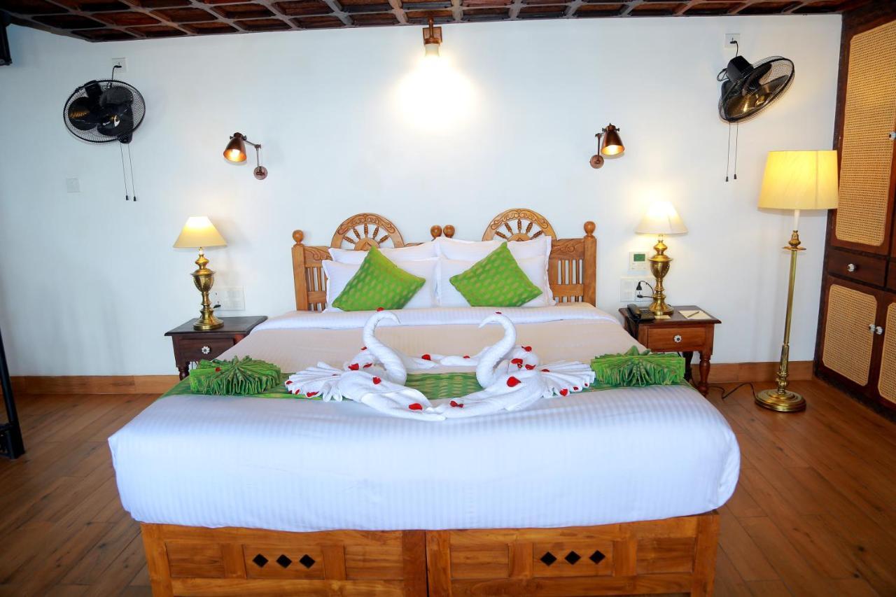 Hotel Ayursoma Ayurveda Royal Retreat Kovalam Exterior foto
